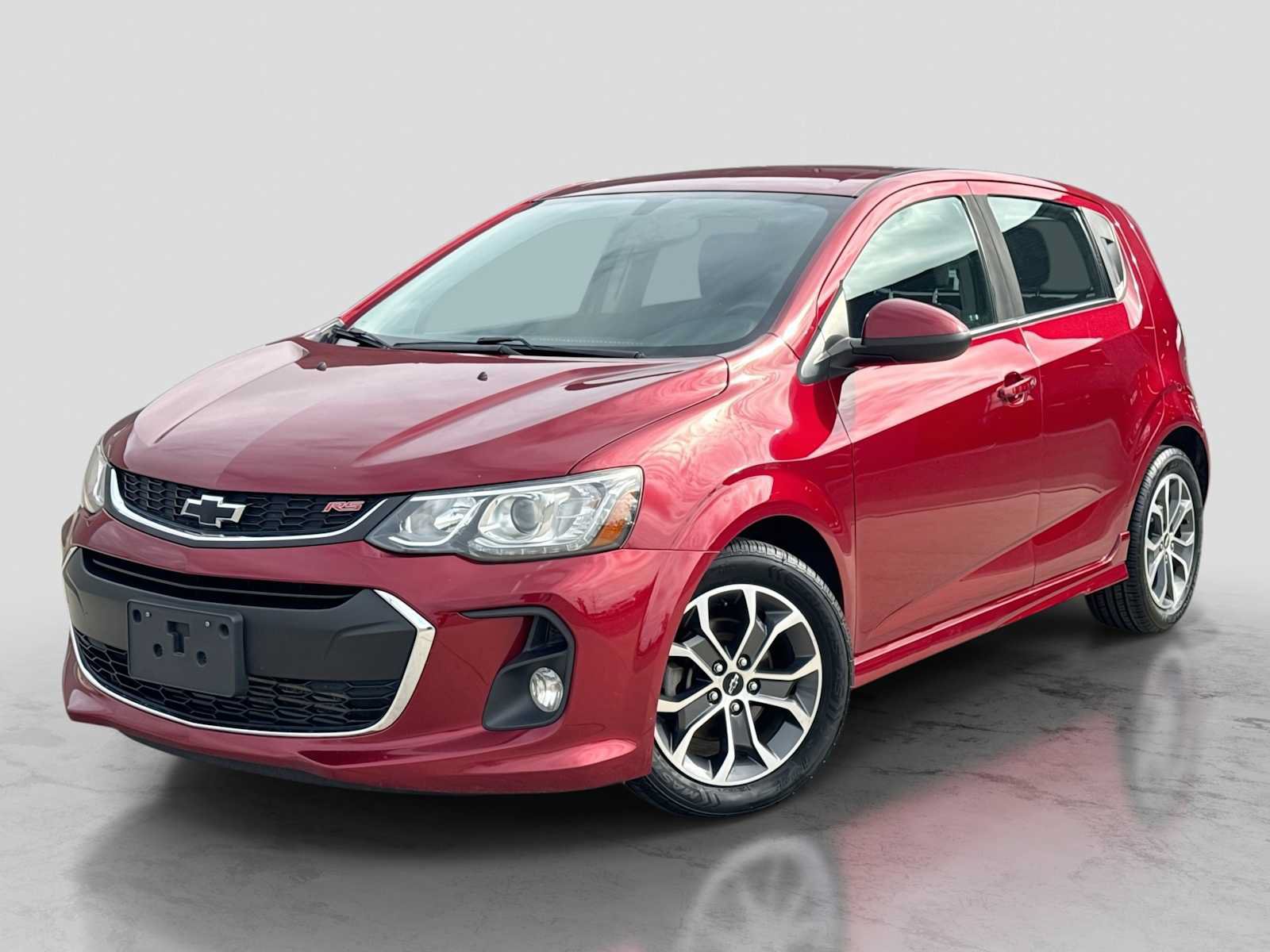 Used 2020 Chevrolet Sonic LT w/ Convenience Package FWD image 1