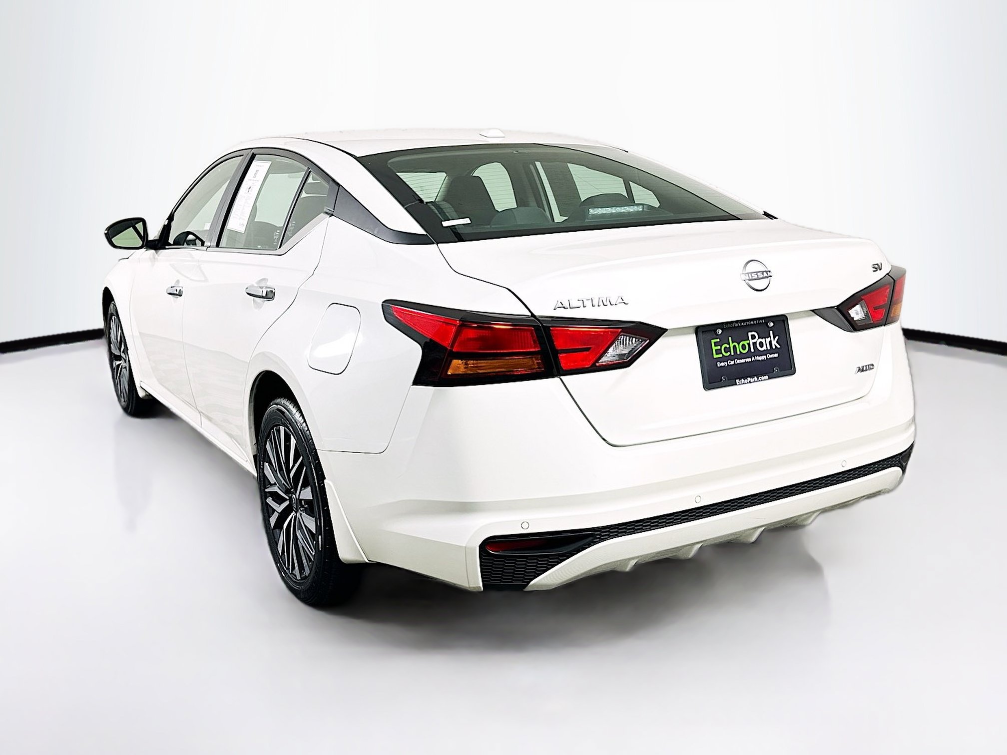 Used 2024 Nissan Altima 2.5 SV AWD/4WD image 5