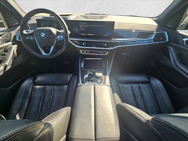 Used 2025 BMW X5 xDrive50e image 13