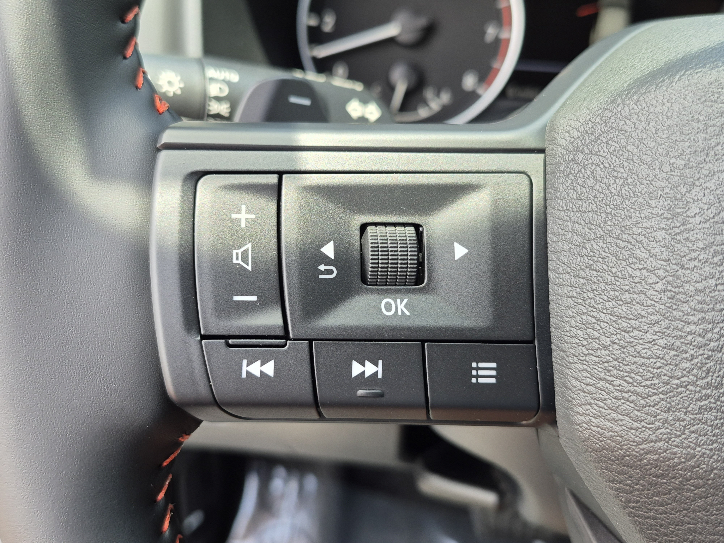 New 2026 Nissan Rogue SV AWD/4WD image 31