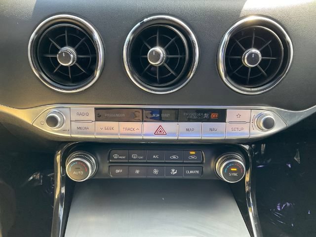 Used 2020 Kia Stinger GT2 image 29