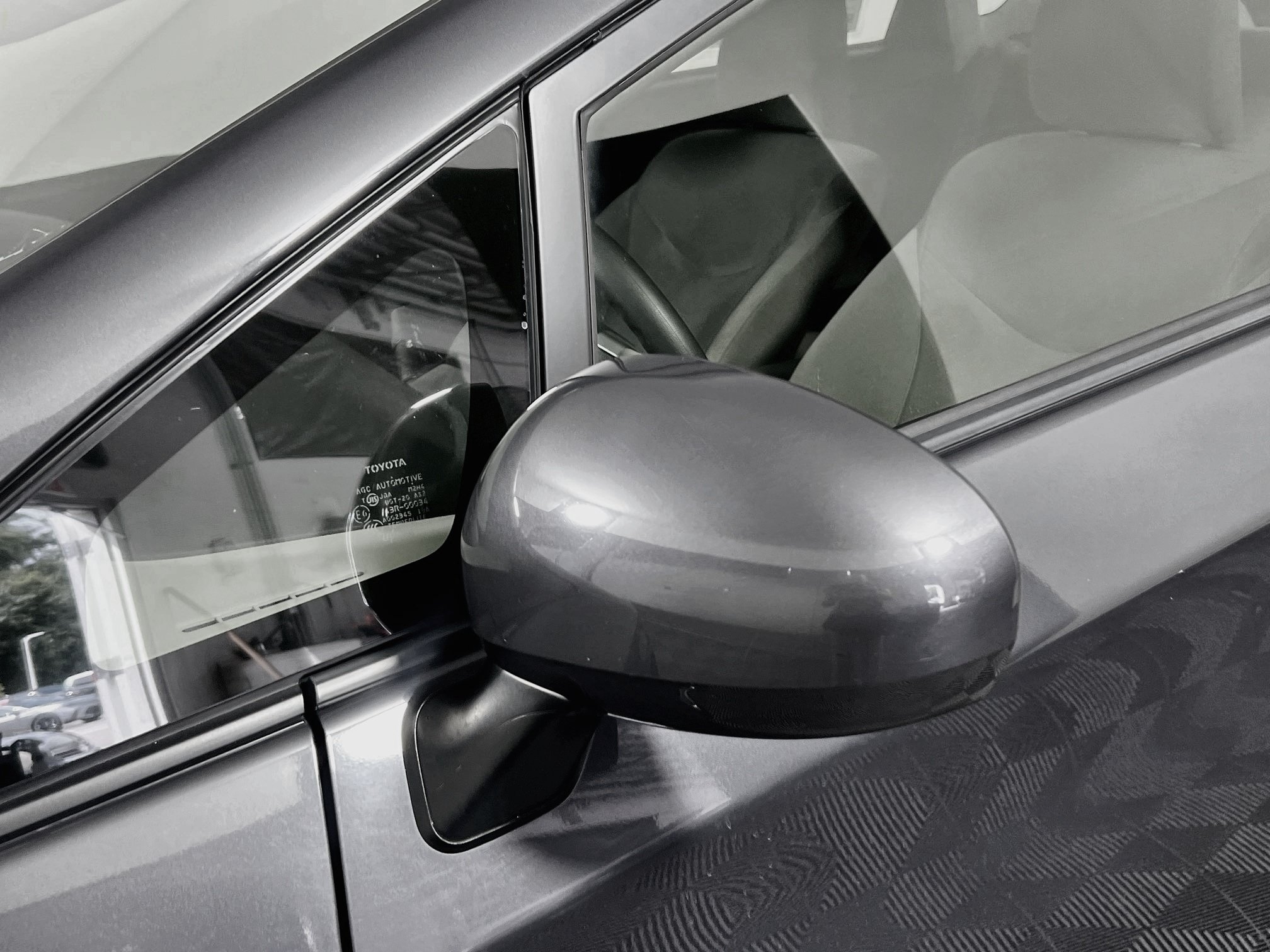 Used 2015 Toyota Prius Two FWD image 12
