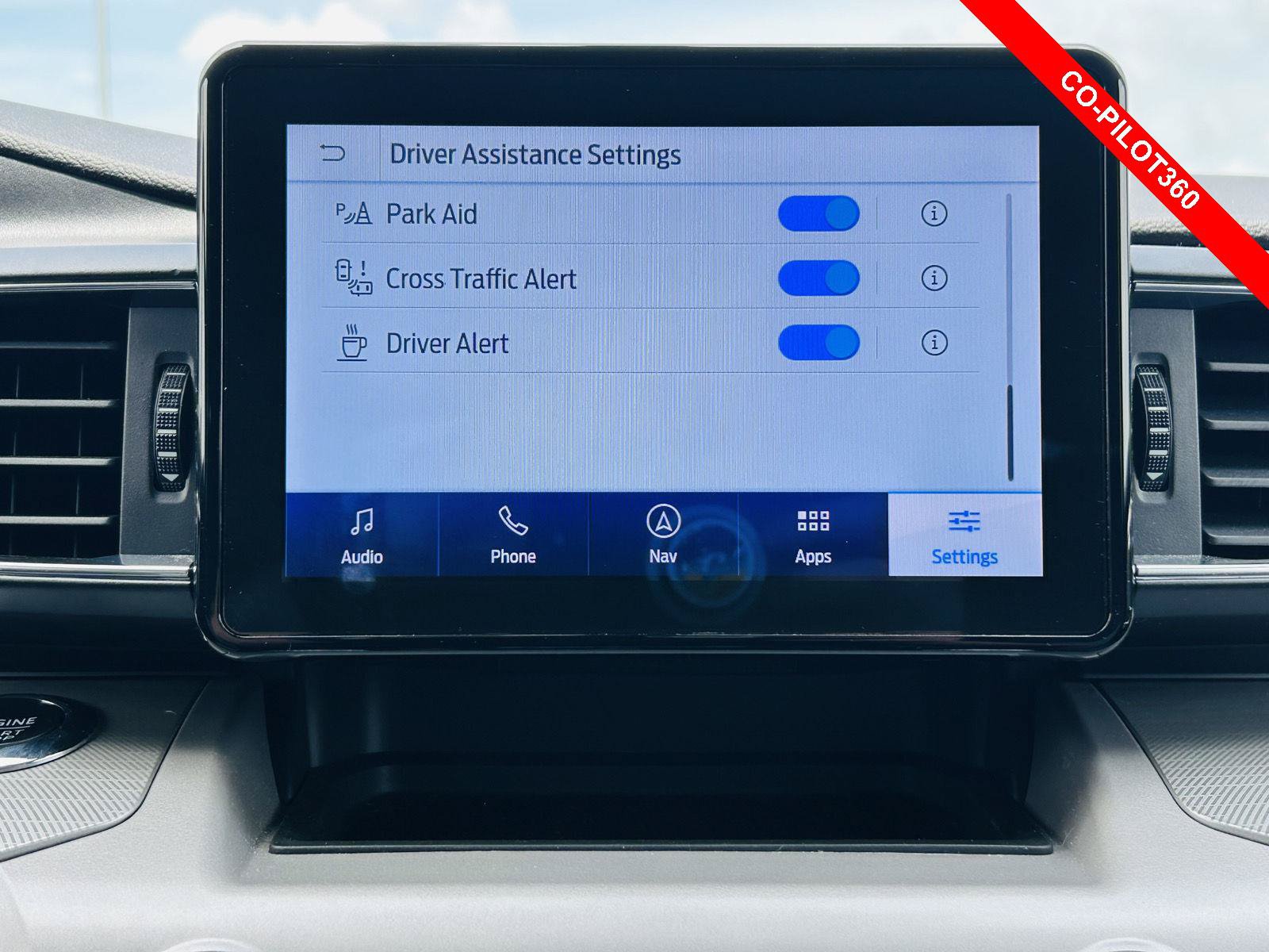 Used 2023 Ford Explorer XLT w/ Equipment Group 202A AWD/4WD image 10