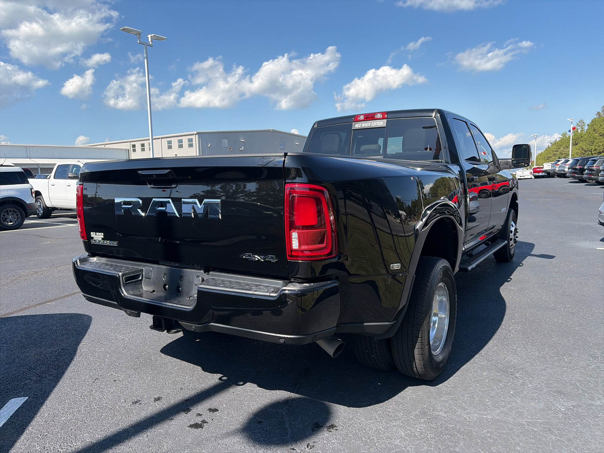 Used 2025 RAM 3500 Laramie AWD/4WD image 5
