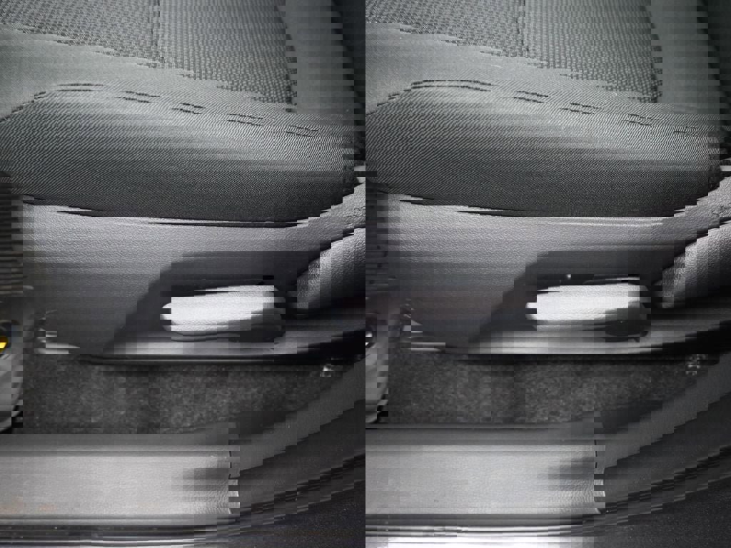 New 2025 Toyota RAV4 LE image 10