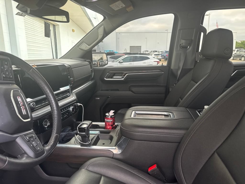 Used 2022 GMC Sierra 1500 SLT w/ SLT Convenience Package AWD/4WD image 11