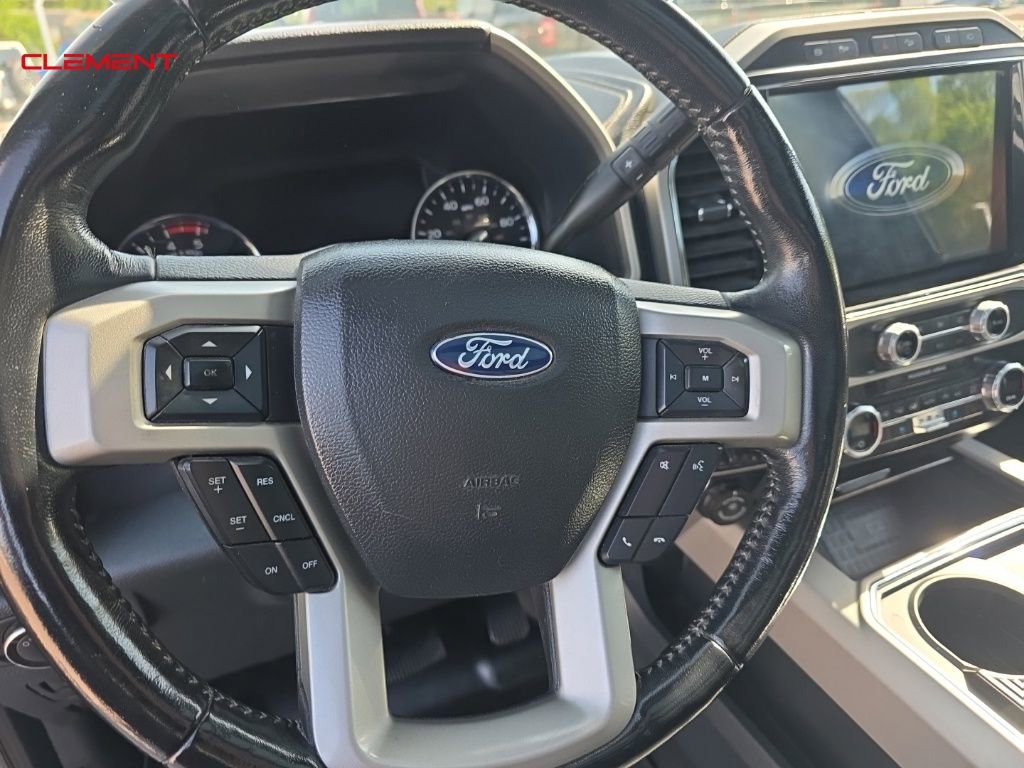 Used 2022 Ford F350 Lariat w/ Black Appearance Package AWD/4WD image 32