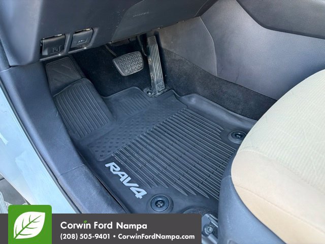 Used 2019 Toyota RAV4 XLE w/ Convenience Package AWD/4WD image 26