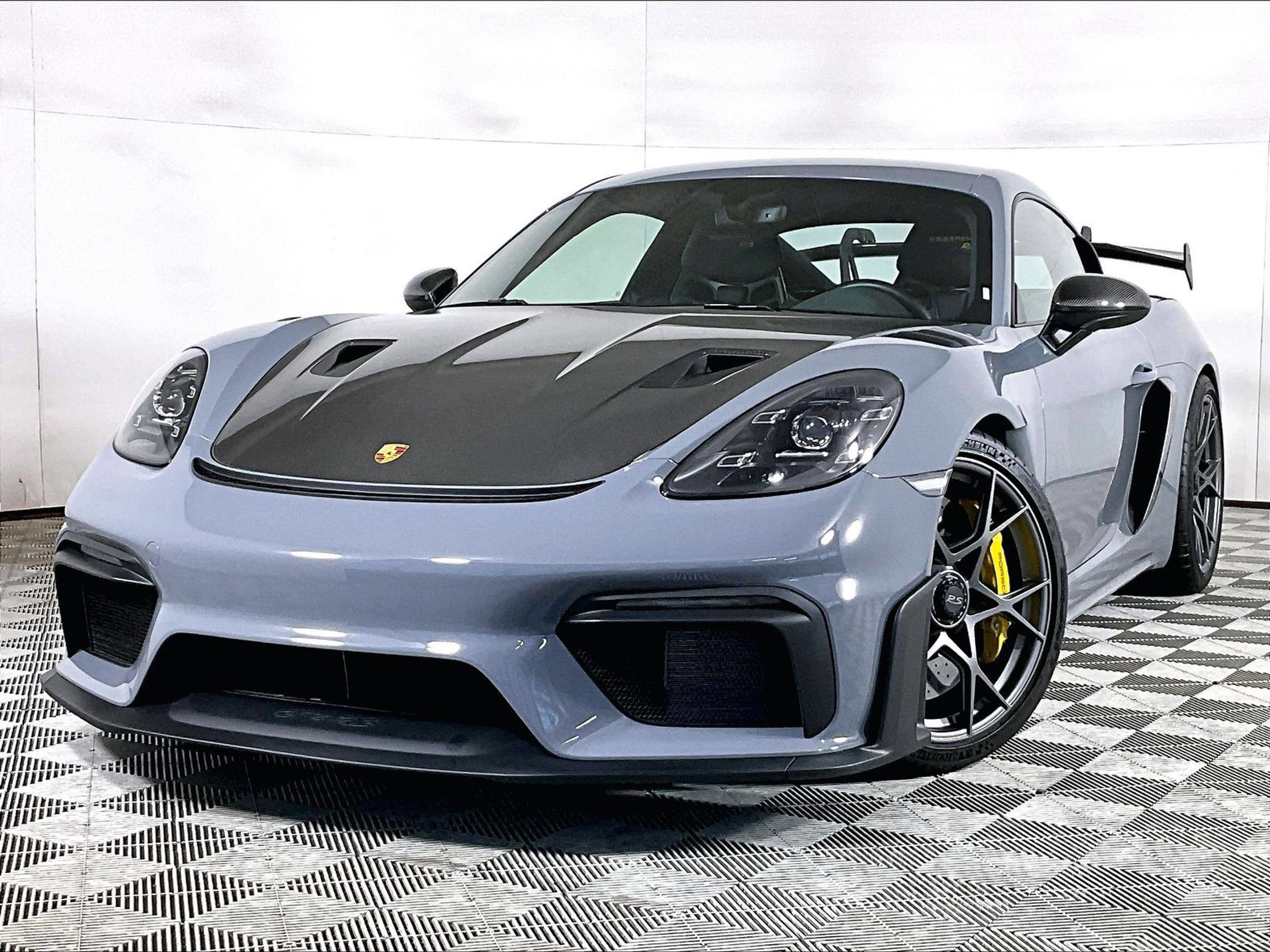 Certified 2024 Porsche 718 Cayman GT4 RS RWD image 1