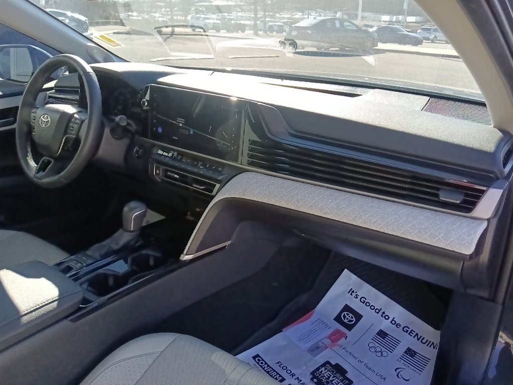 Used 2025 Toyota Camry XSE image 33