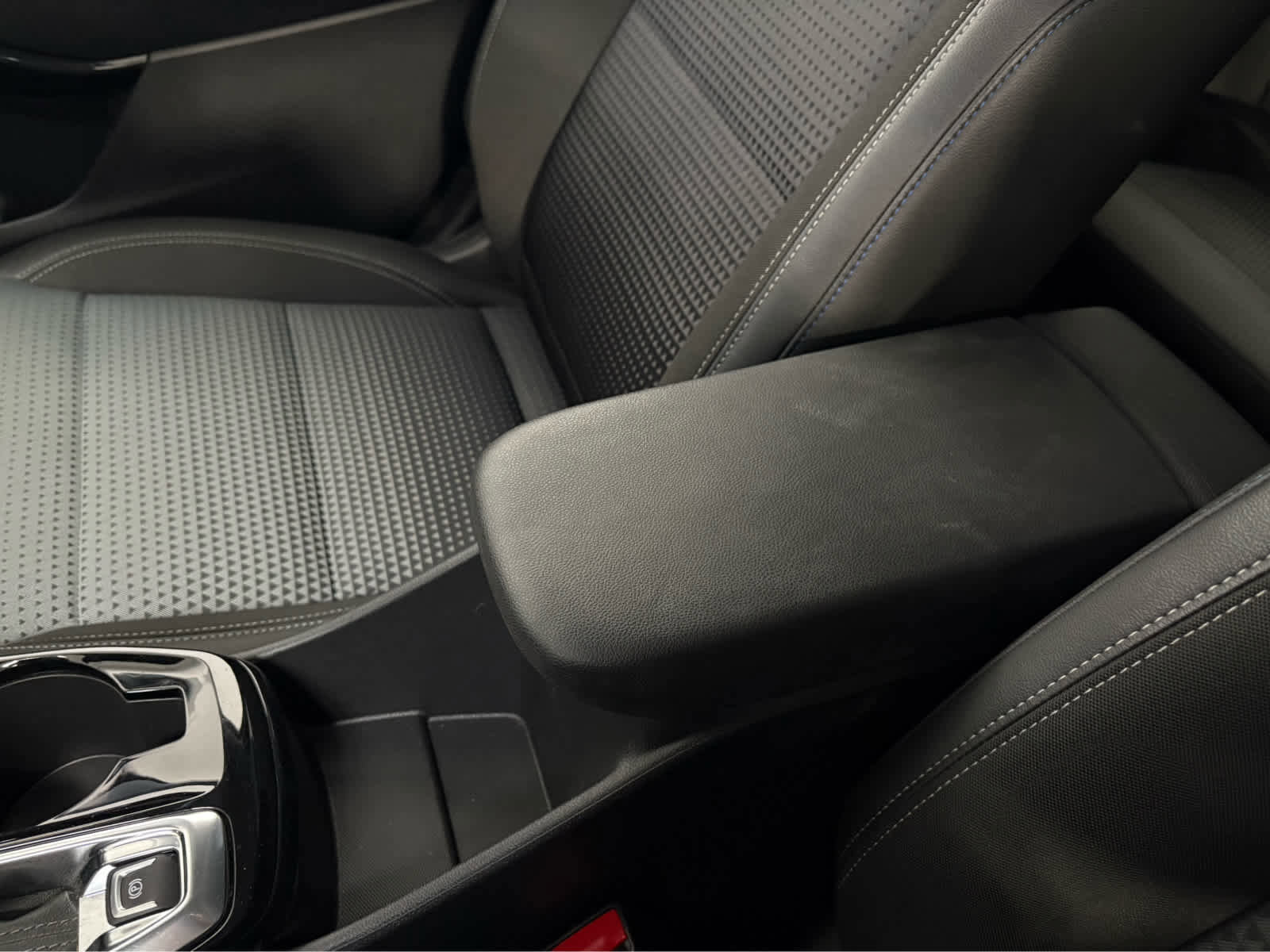 Certified 2025 Chevrolet Trax LT w/ LT Convenience Package image 20