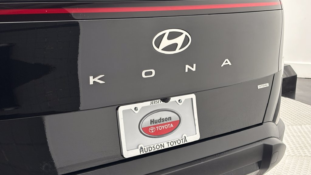 Used 2024 Hyundai Kona SE AWD/4WD image 7
