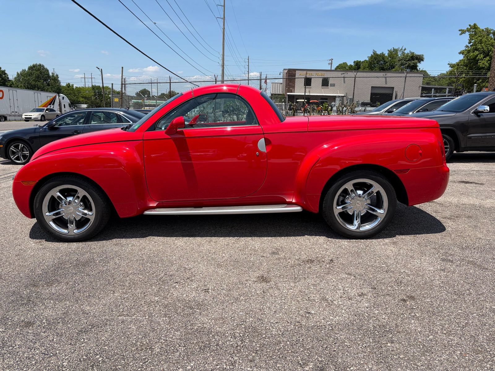 Used 2005 Chevrolet SSR w/ Preferred Equipment Group RWD image 8