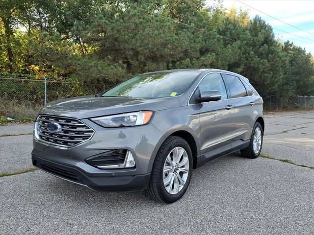 Used 2022 Ford Edge Titanium image 3