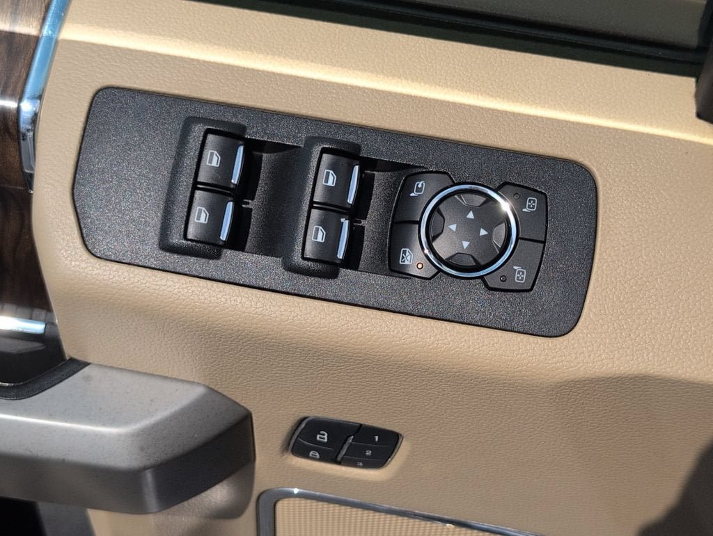 Used 2018 Ford F150 Lariat w/ Equipment Group 502A Luxury AWD/4WD image 18