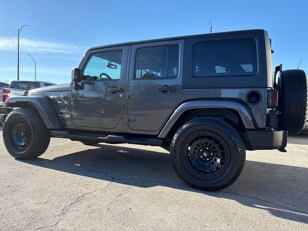 Used 2018 Jeep Wrangler Unlimited Sahara w/ Dual Top Group image 4