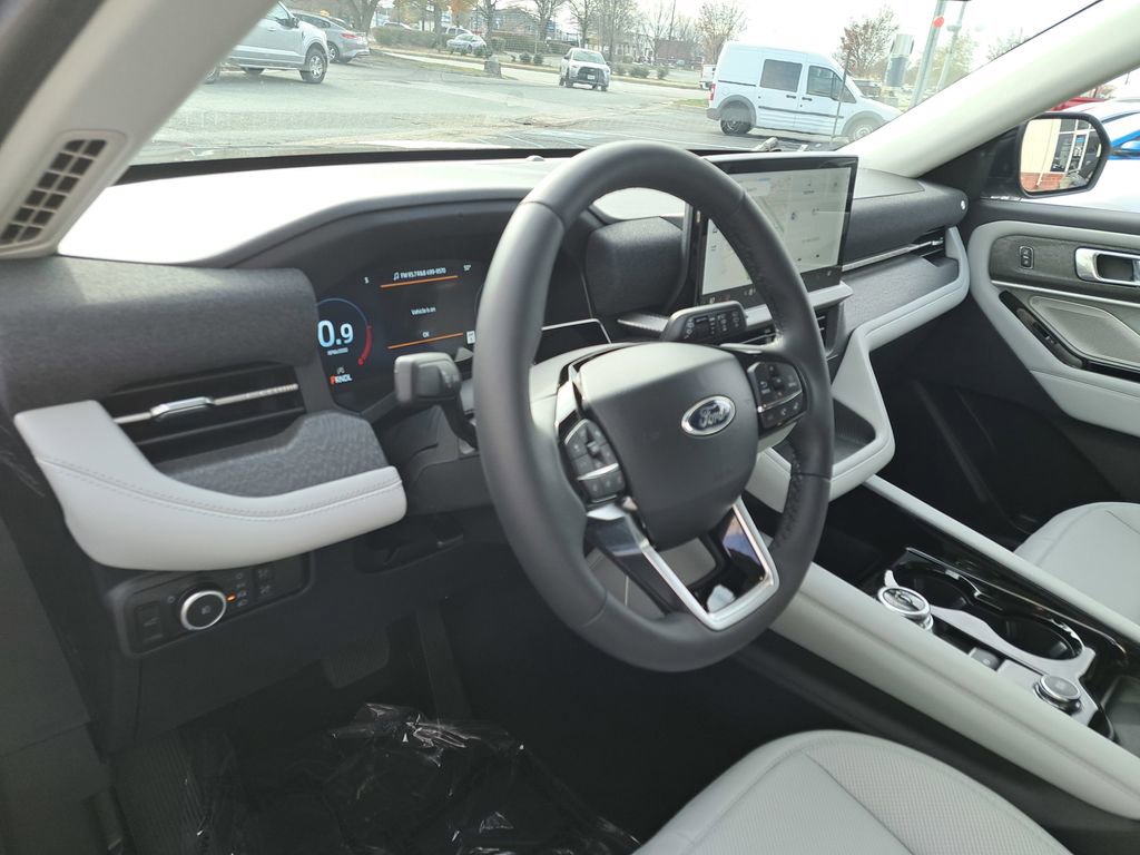 New 2026 Ford Explorer Platinum w/ LUX Leather Package image 7