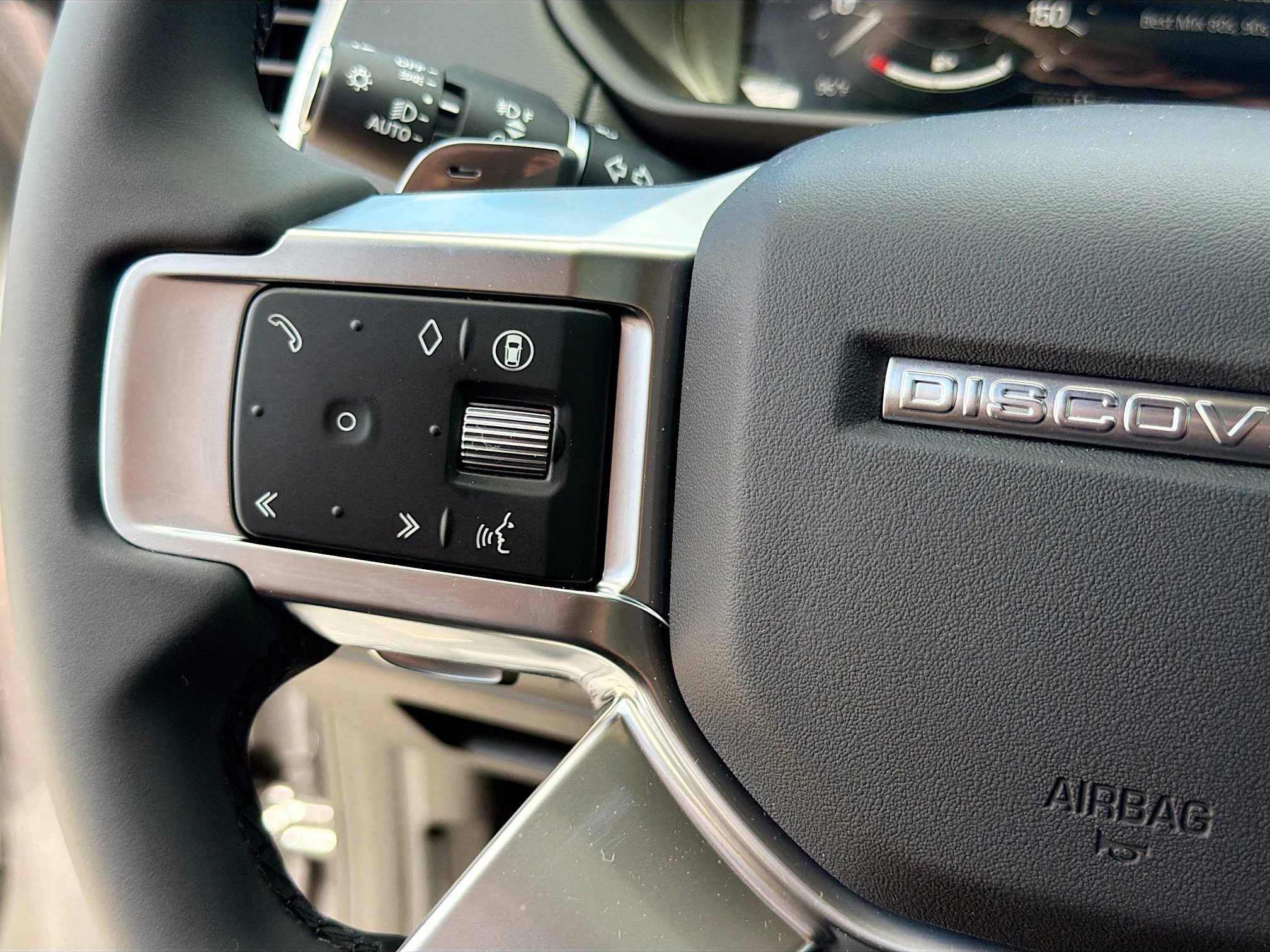 New 2026 Land Rover Discovery Limited Edition AWD/4WD image 39