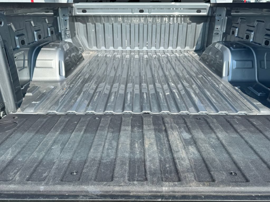 Used 2024 Chevrolet Silverado 1500 LT AWD/4WD image 9