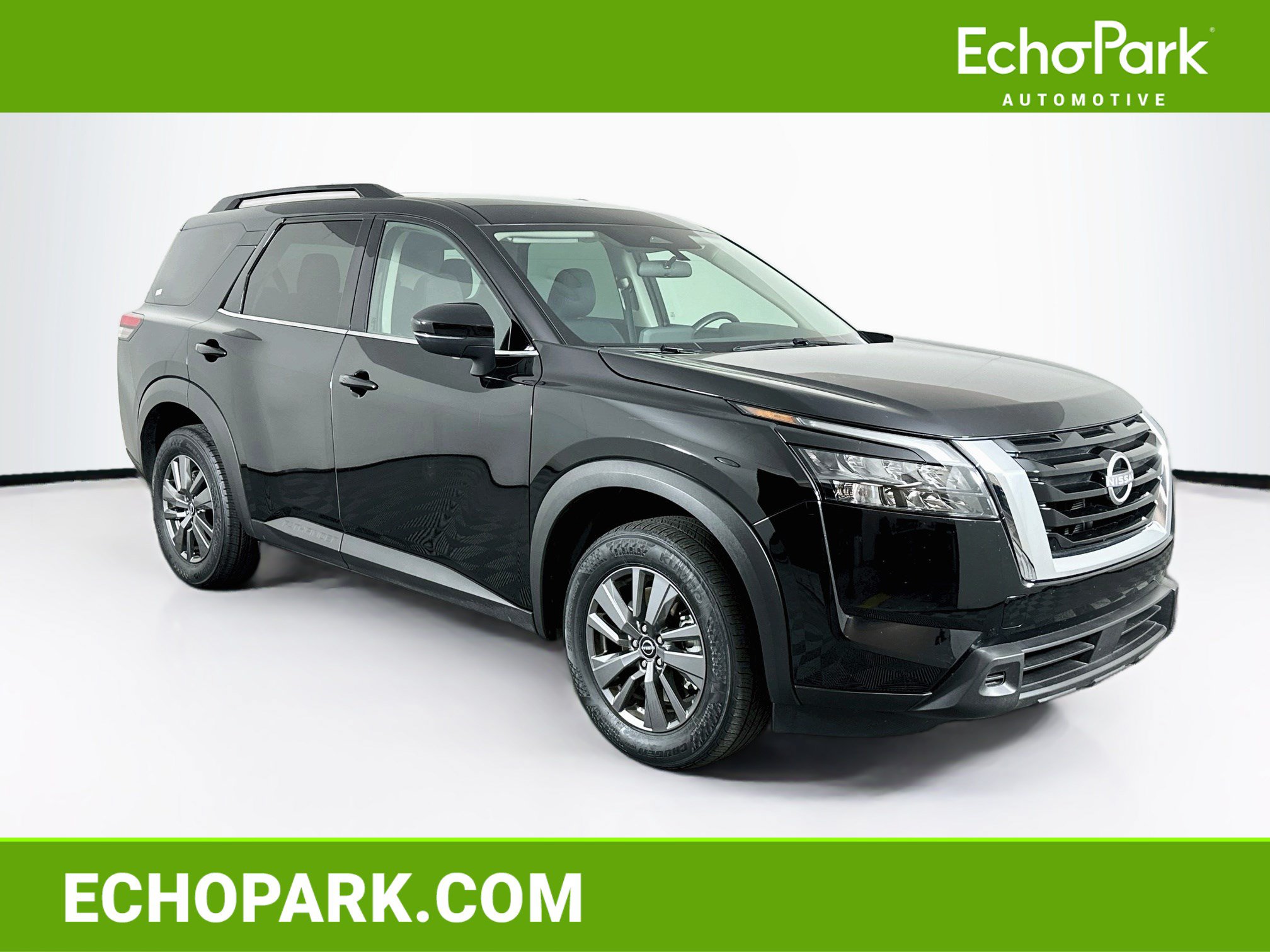 Used 2025 Nissan Pathfinder SV