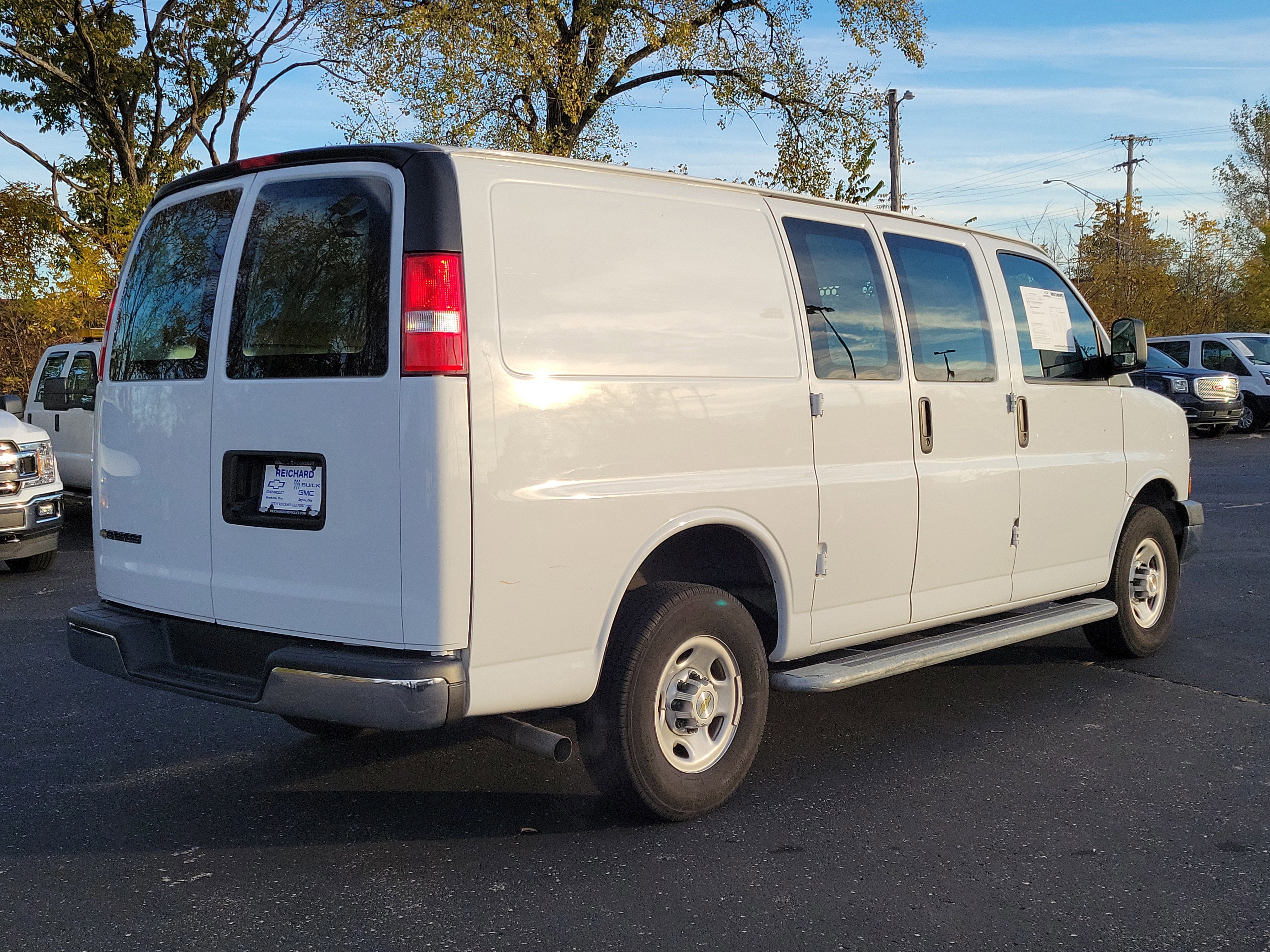 Used 2023 Chevrolet Express 2500 w/ Driver Convenience Package image 4