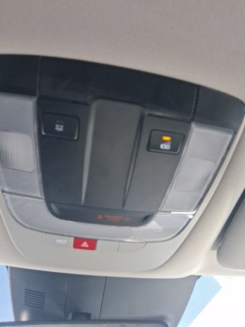 Used 2024 Kia Sorento S image 30