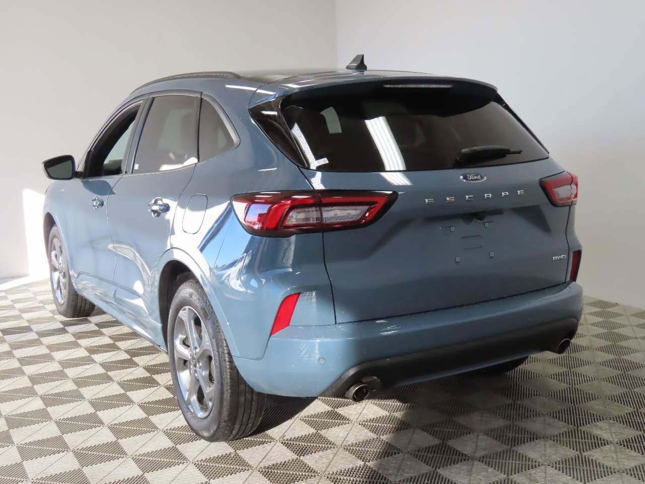 Used 2023 Ford Escape ST-Line w/ Tech Pack #1 image 3