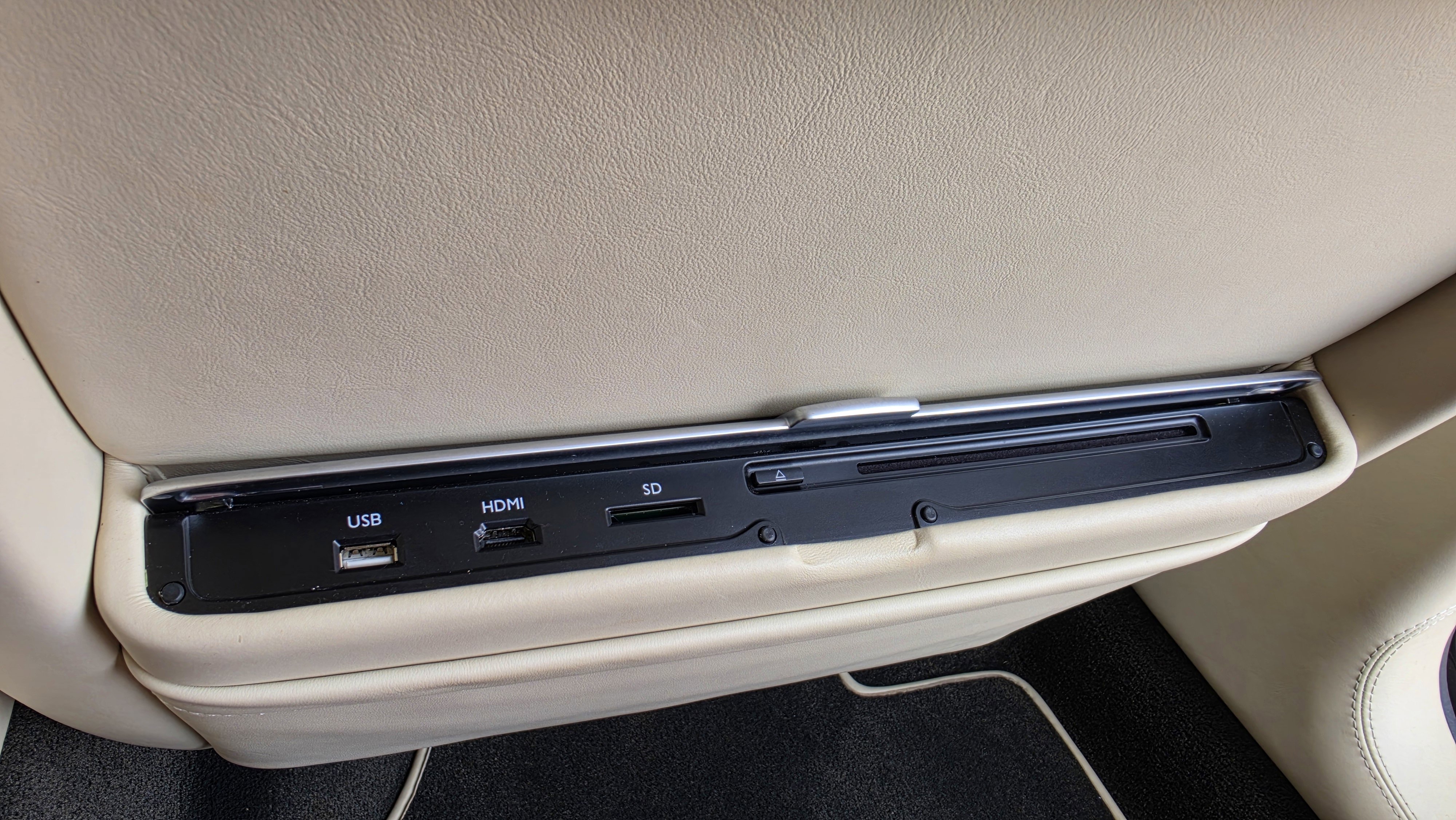 Used 2015 Bentley Flying Spur V8 image 32