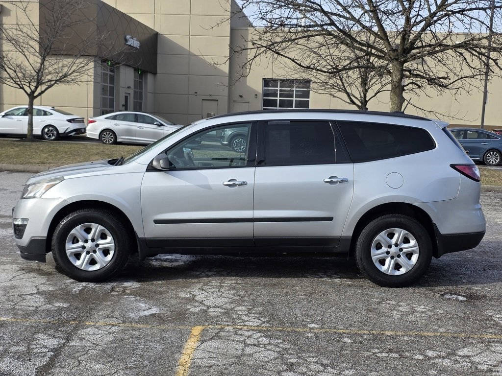 Used 2016 Chevrolet Traverse LS image 2