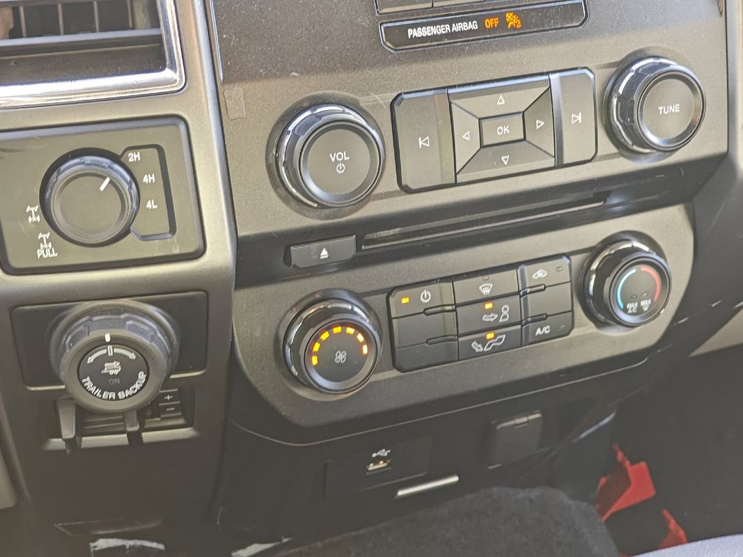 Used 2016 Ford F150 XLT w/ Trailer Tow Package image 31