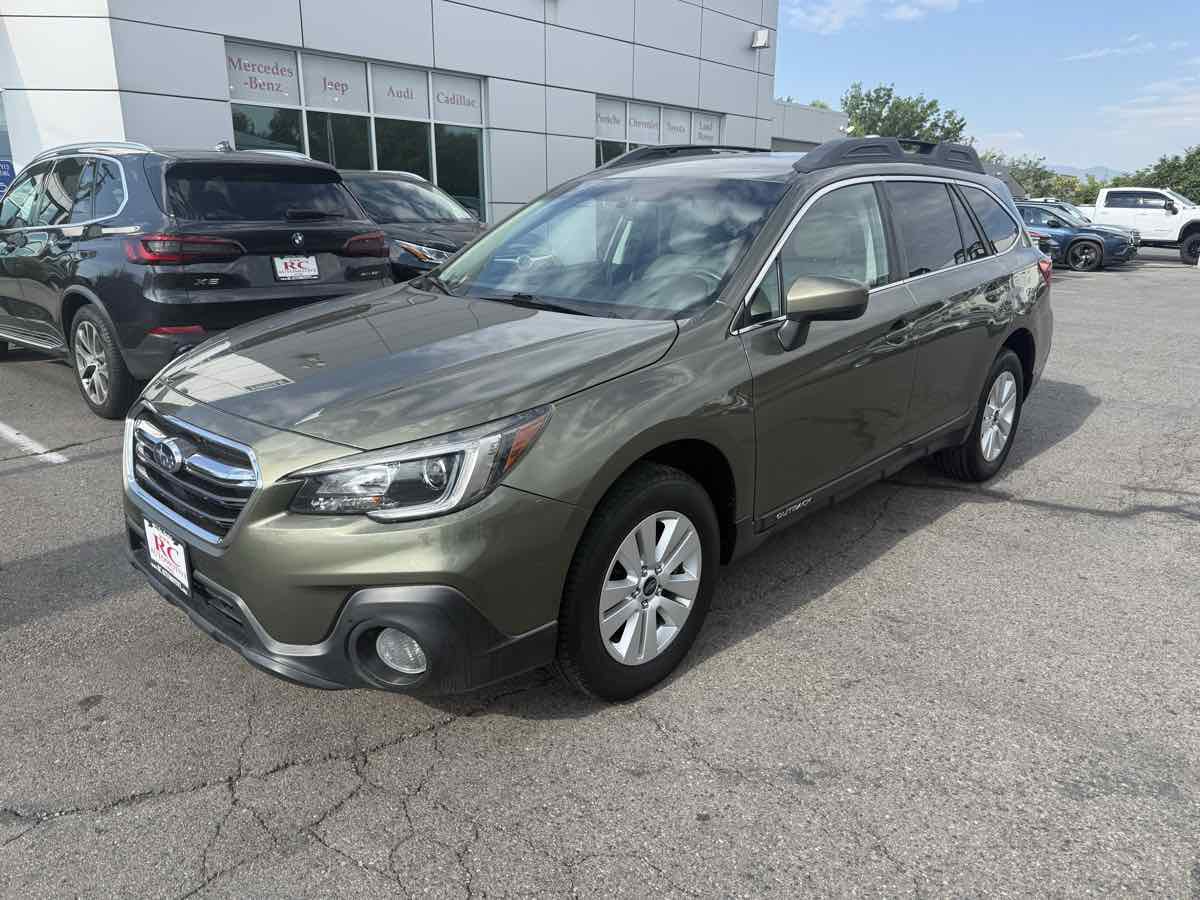 Used 2018 Subaru Outback 2.5i Premium AWD/4WD image 2
