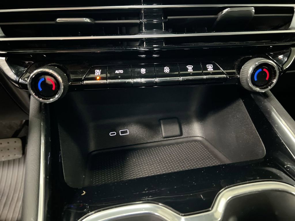 Used 2024 Chevrolet Traverse LS w/ Midnight/Sport Edition image 17