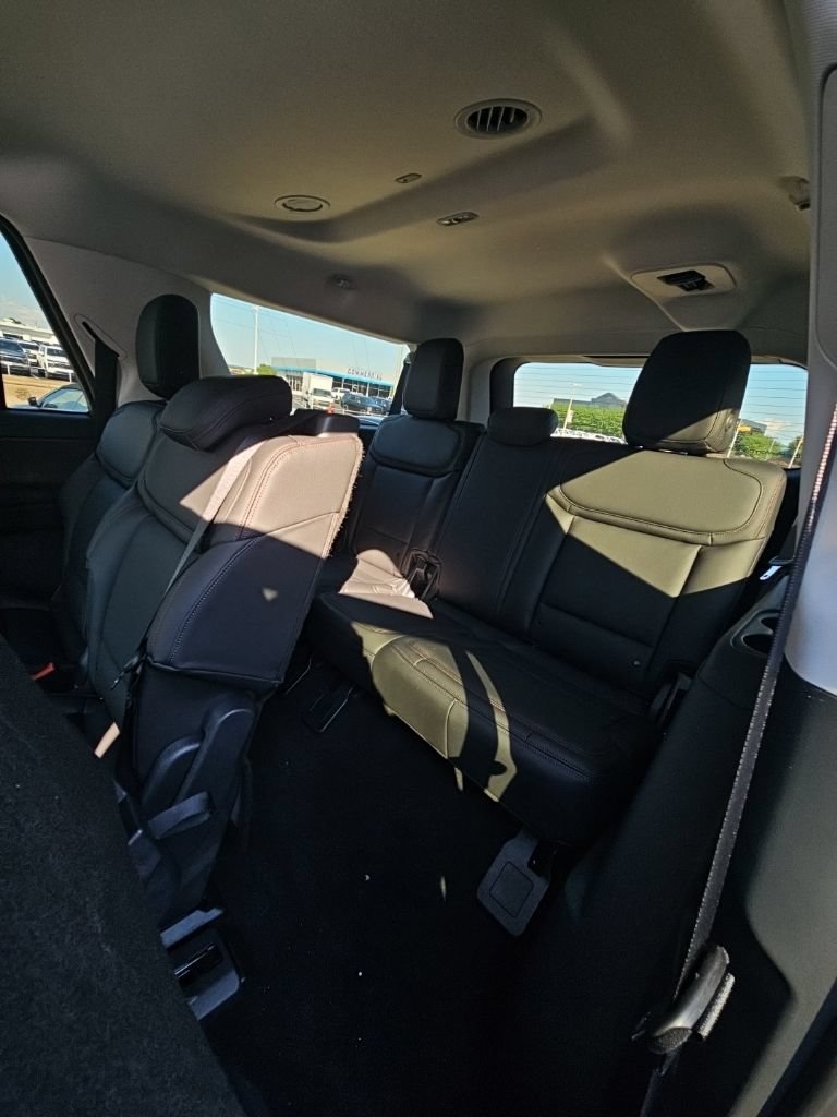 Used 2026 Ford Expedition Max Active RWD image 25
