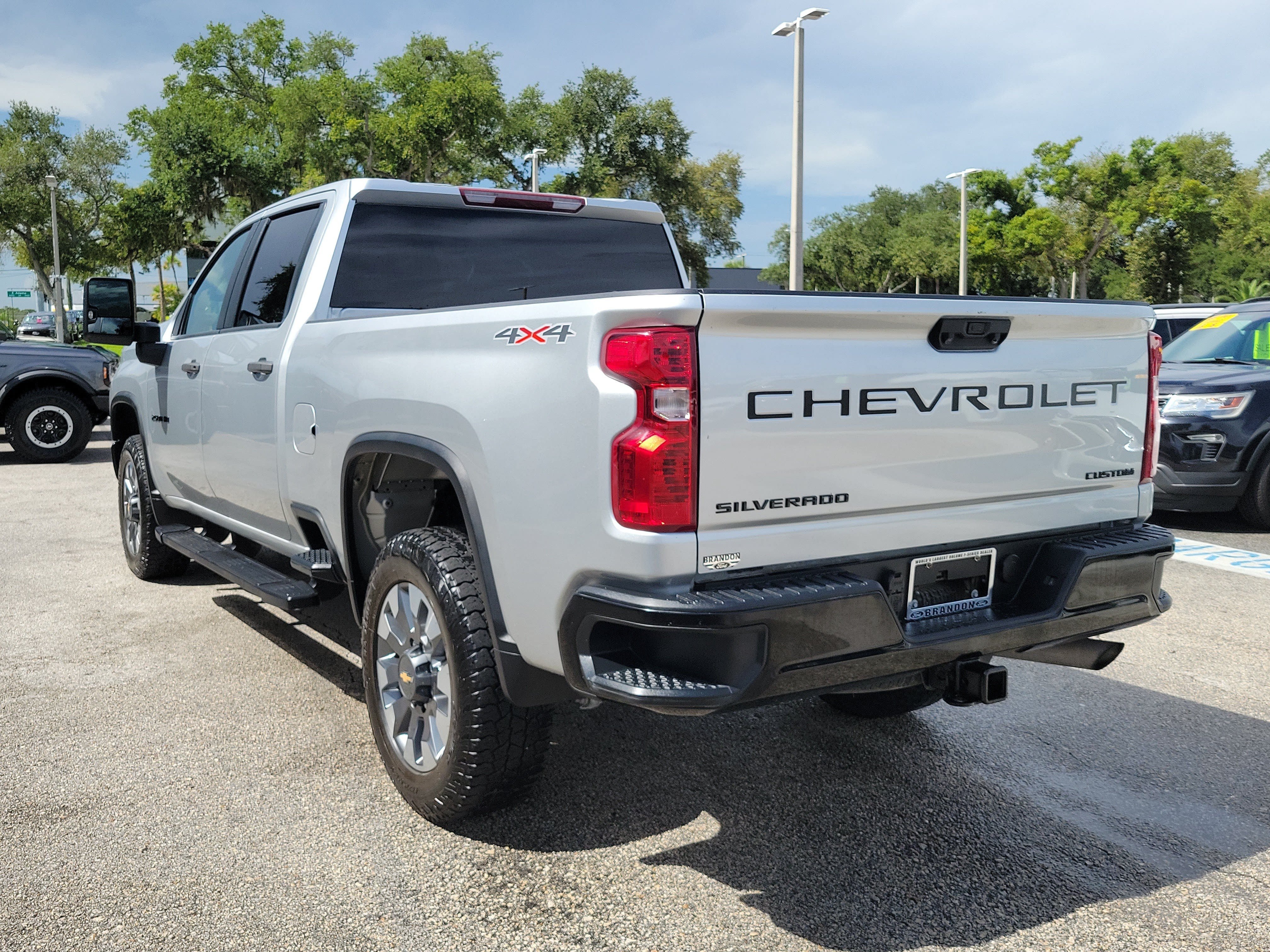 Used 2022 Chevrolet Silverado 2500 Custom w/ Custom Value Package AWD/4WD image 7