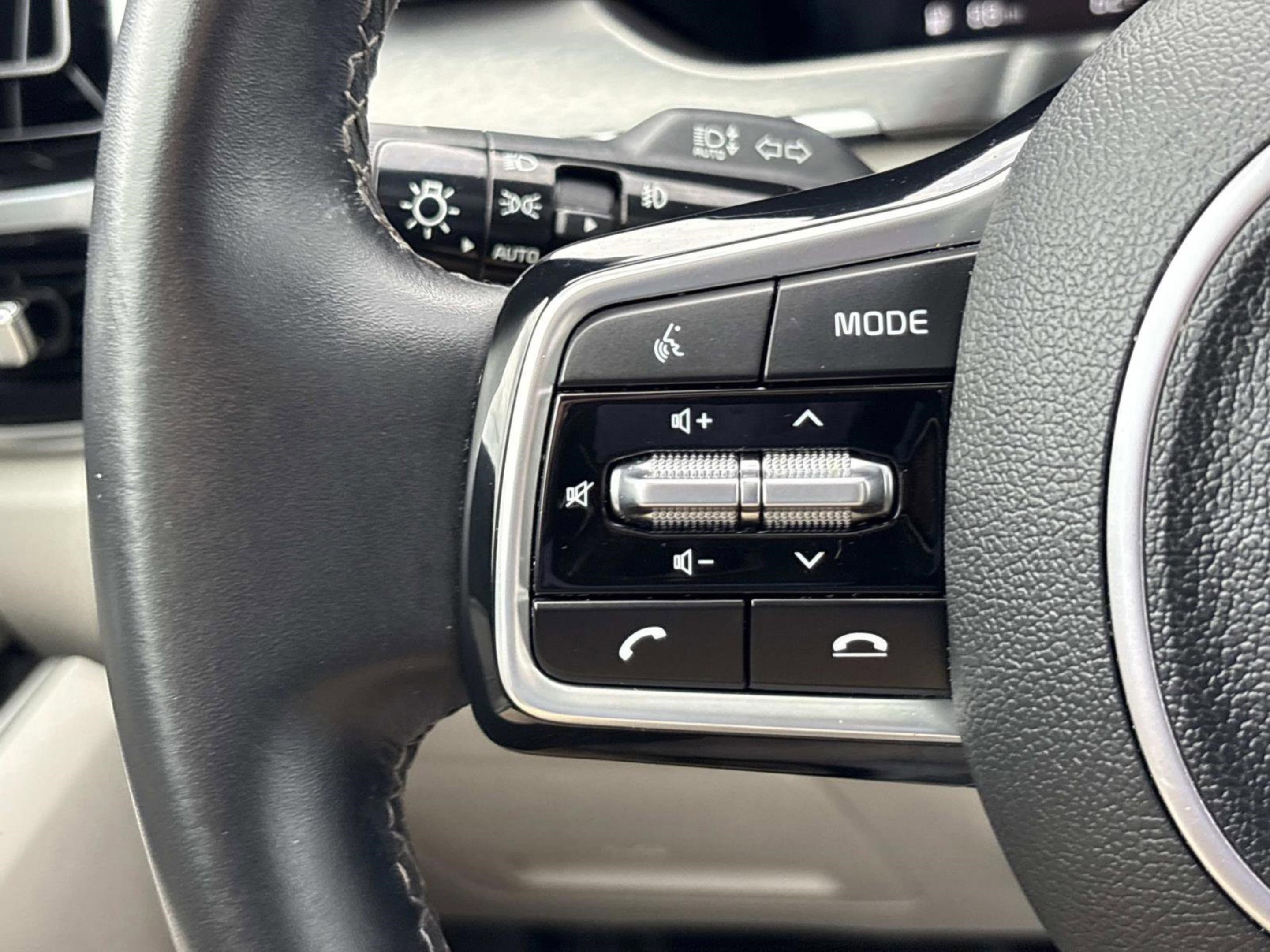 Used 2023 Kia Sorento SX FWD image 27