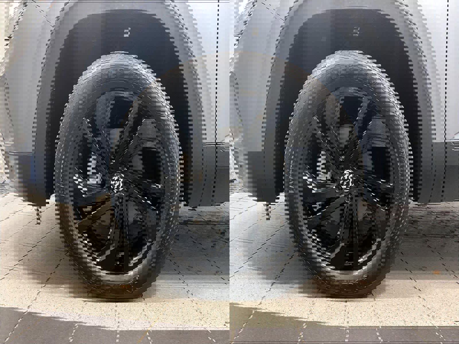 Used 2023 Volkswagen Atlas SE w/ Panoramic Sunroof Package image 7