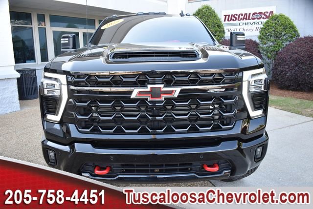 Used 2025 Chevrolet Silverado 2500 ZR2 w/ Technology Package image 4