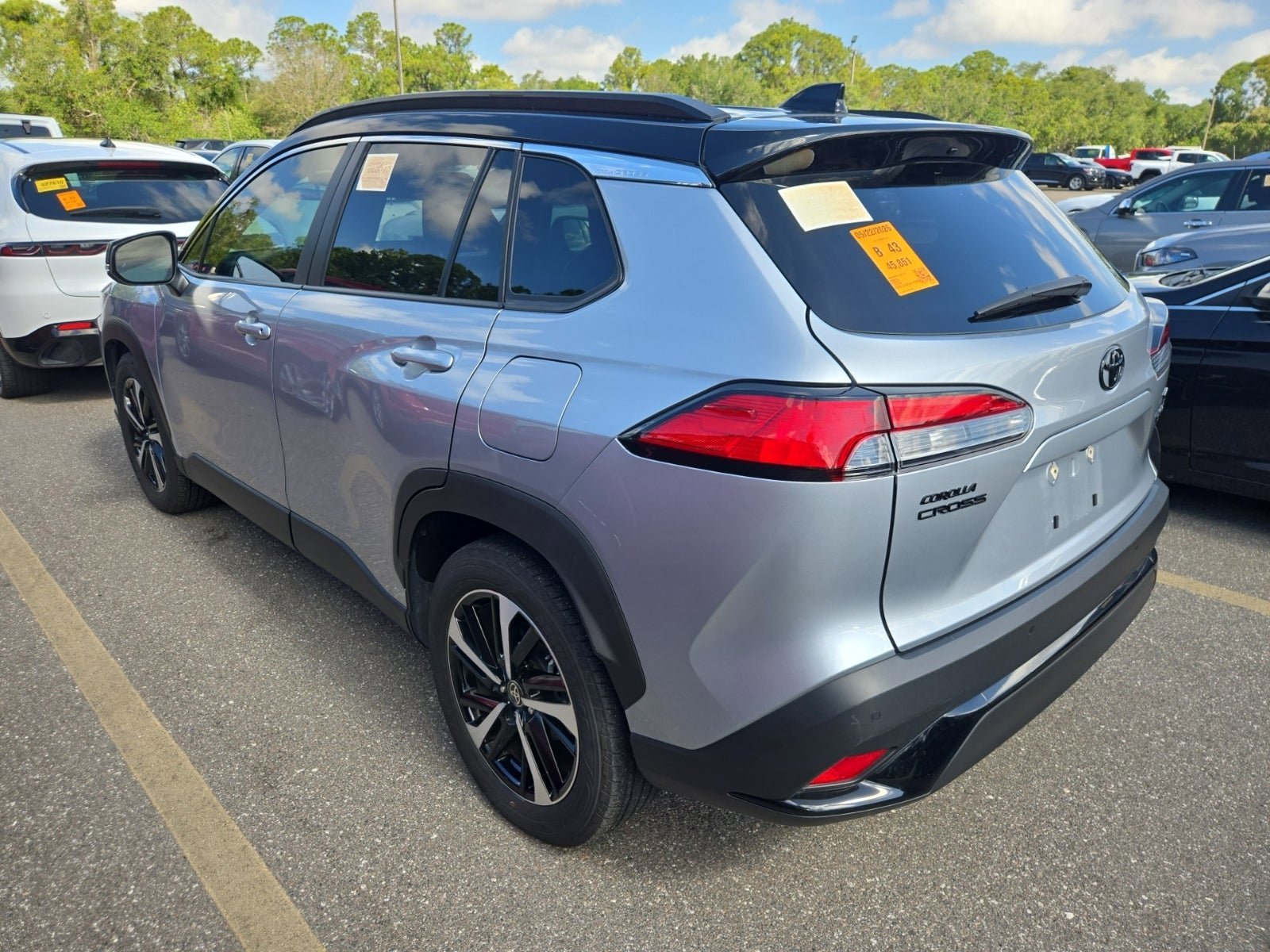 Used 2025 Toyota Corolla Cross AWD Hybrid w/ Convenience Package video 2
