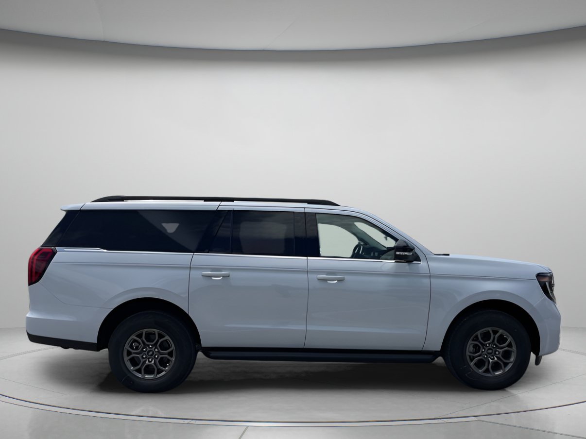 New 2026 Ford Expedition Max Active RWD image 2