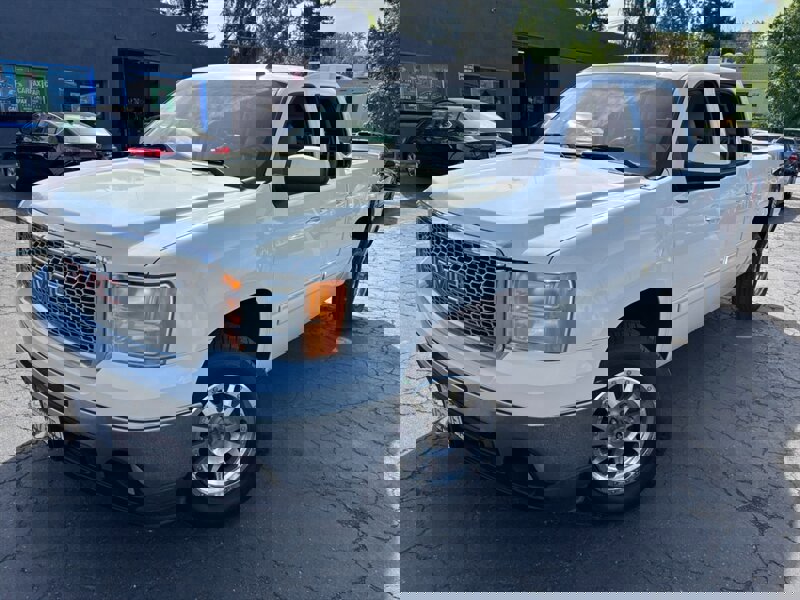 Used 2012 GMC Sierra 1500 SLT w/ SLT Convenience Package image 9