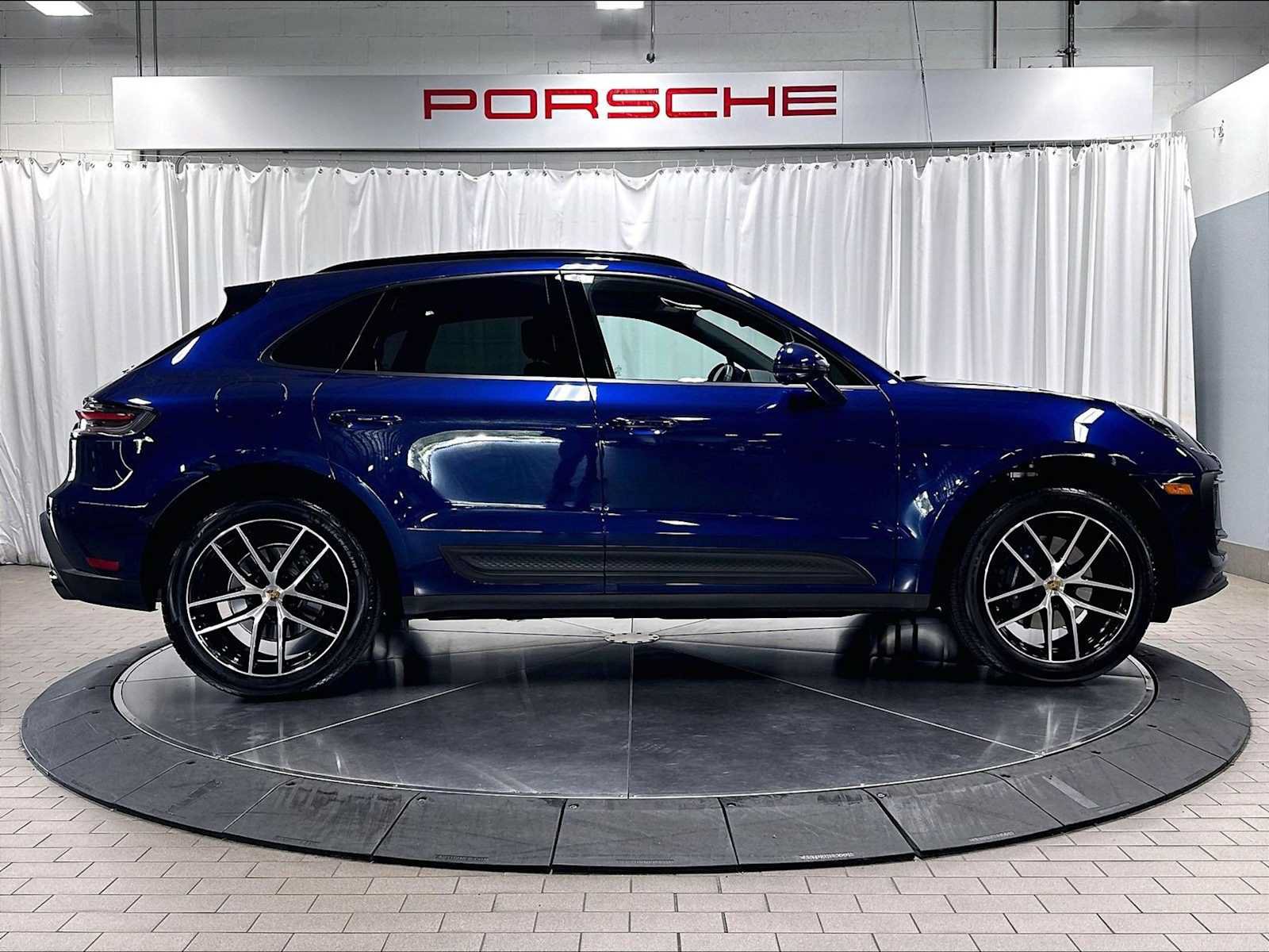 Used 2026 Porsche Macan AWD/4WD image 10
