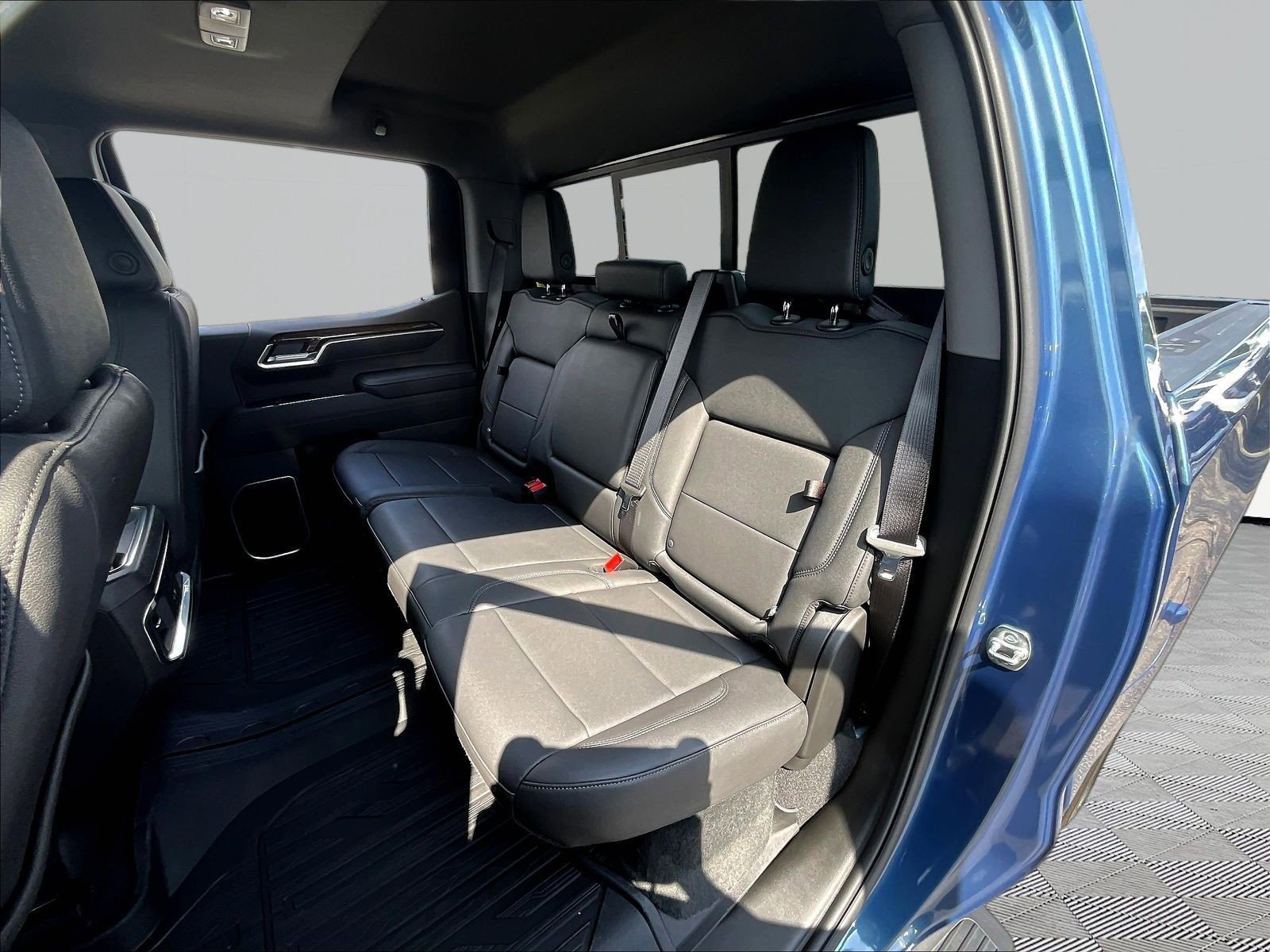 New 2026 GMC Sierra 1500 Elevation w/ Elevation Premium Package AWD/4WD image 18
