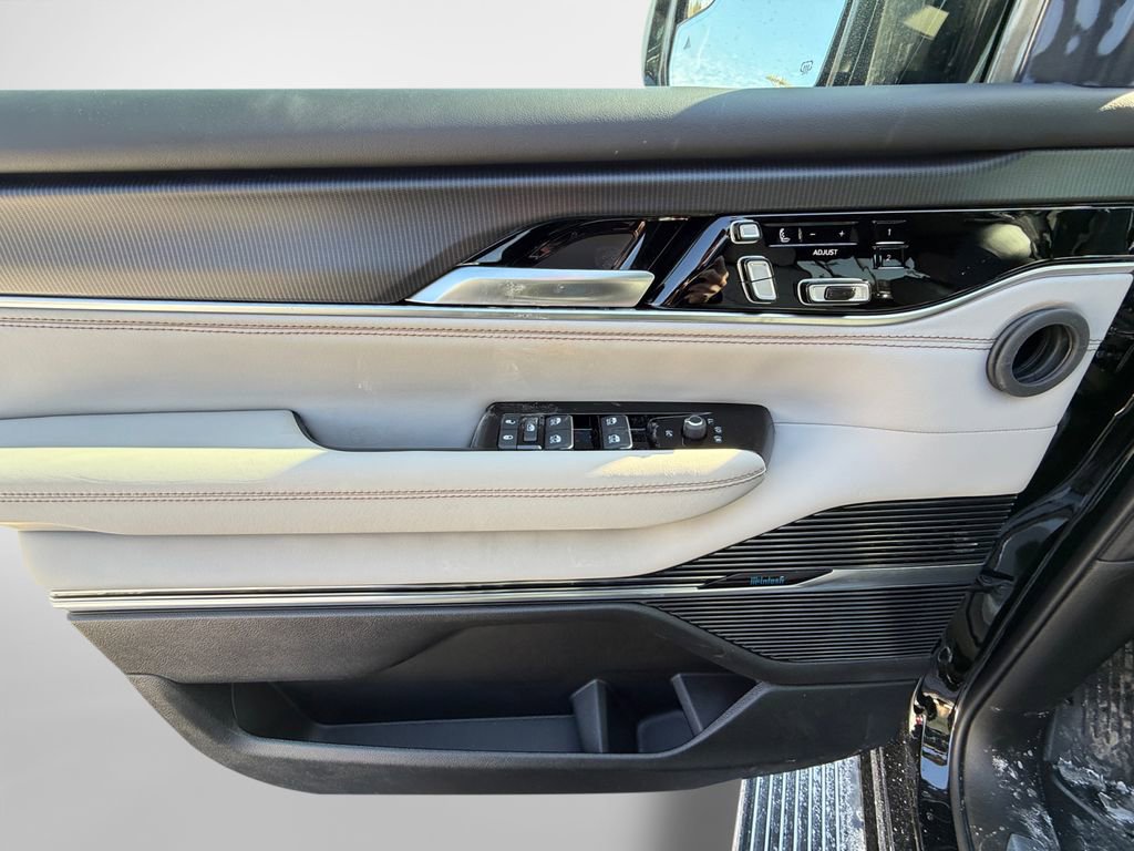 New 2026 Jeep Grand Wagoneer Summit image 26