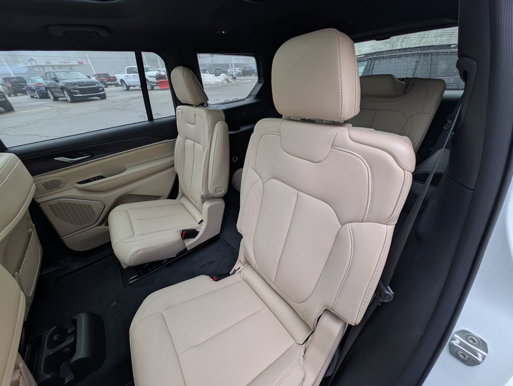 New 2026 Jeep Grand Cherokee L Limited image 16