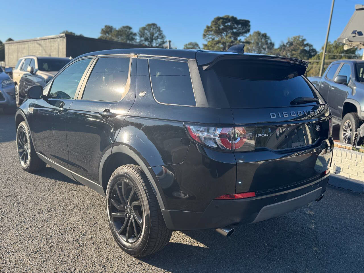 Used 2018 Land Rover Discovery Sport SE AWD/4WD image 7
