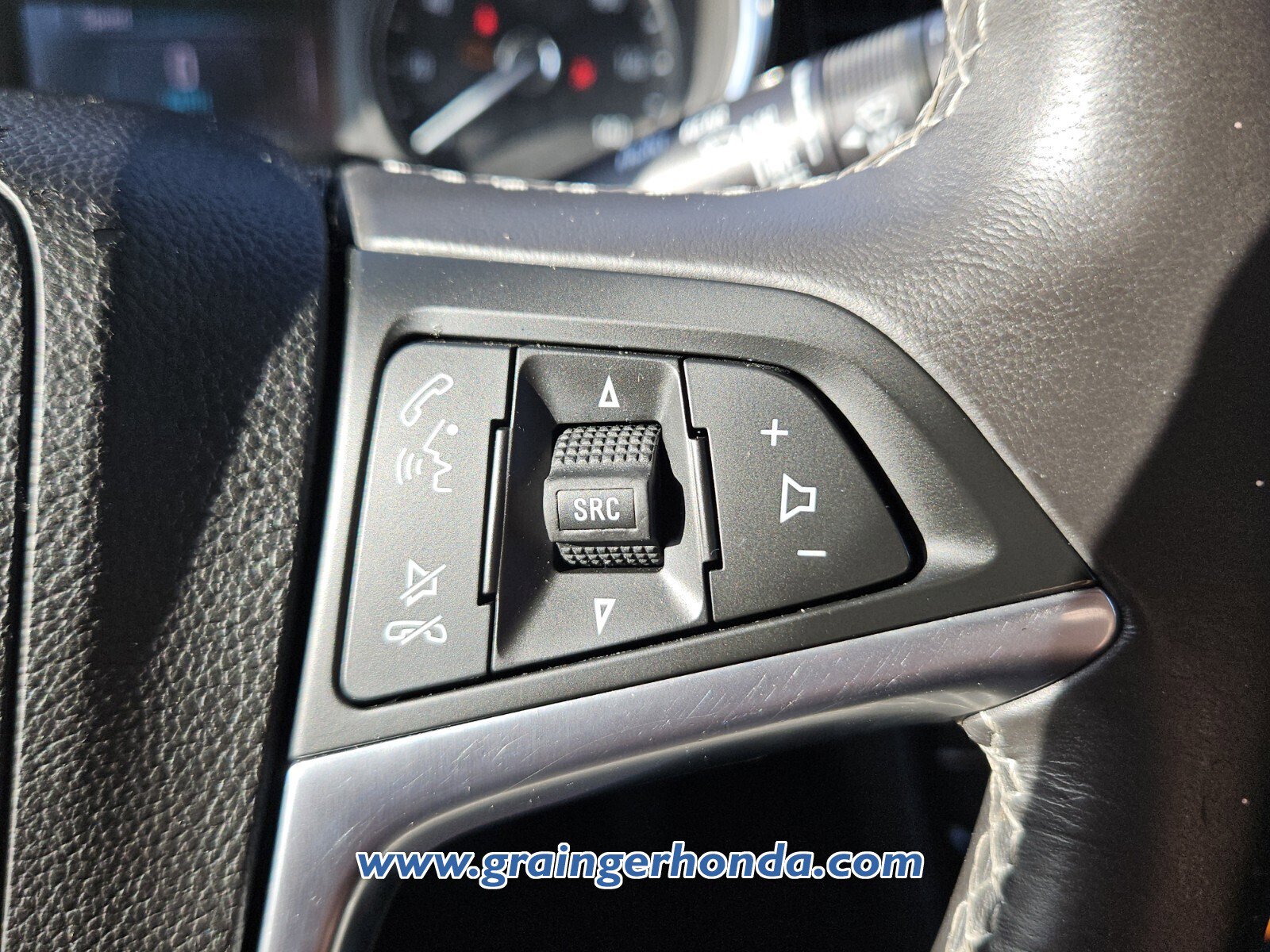 Used 2020 Buick Encore Preferred w/ Safety Package FWD image 20