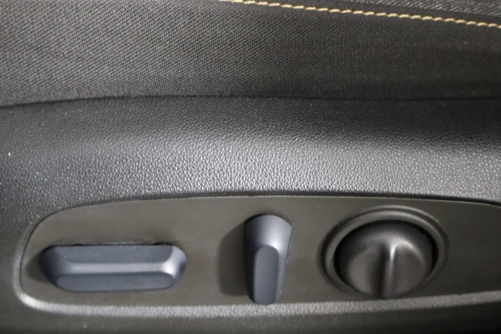 Used 2022 Chevrolet Equinox LT FWD image 23