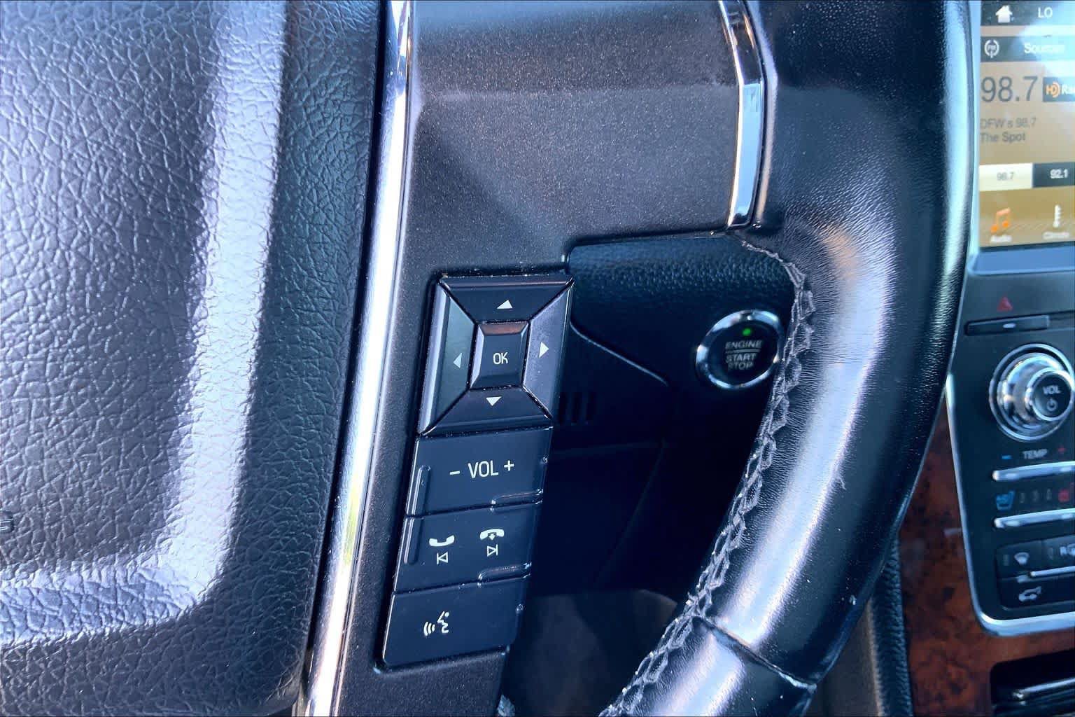 Used 2017 Lincoln Navigator Select RWD image 25