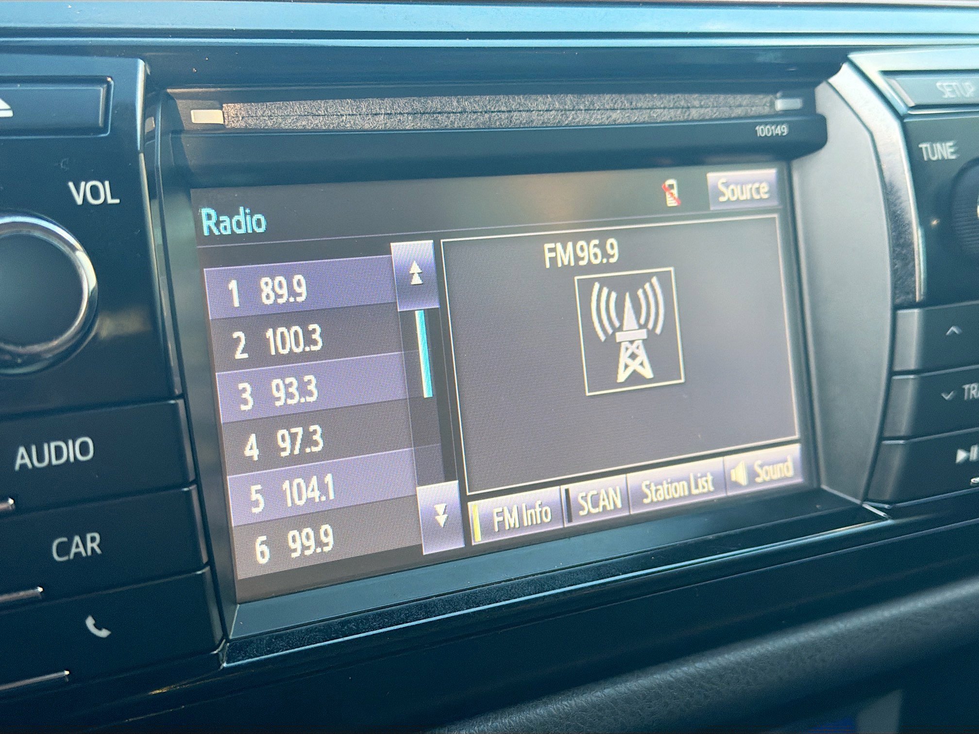 Used 2014 Toyota Corolla LE FWD image 19