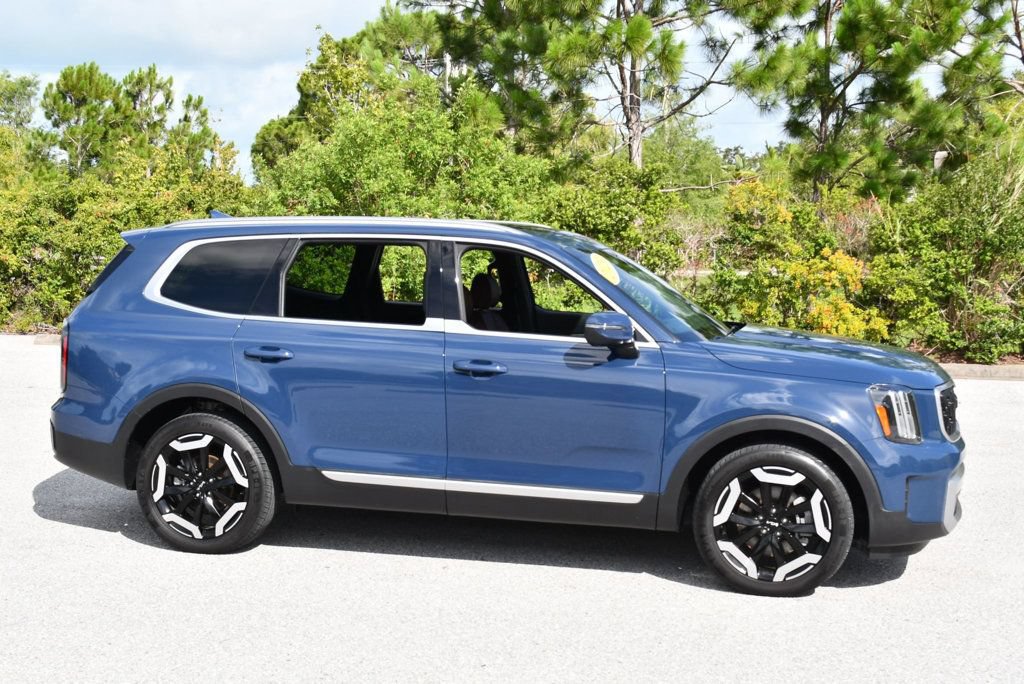 Used 2023 Kia Telluride EX FWD image 8